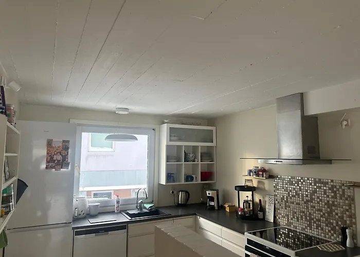 Townhouse With Free Parking Lägenhet *