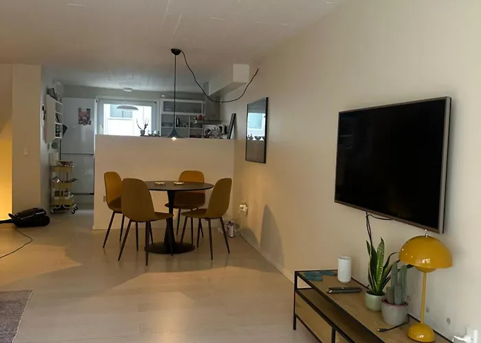 Townhouse With Free Parking Apartment *